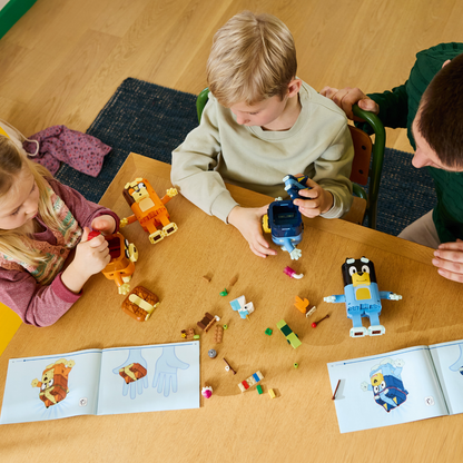 LEGO® Bluey Brick-Built Bluey Family