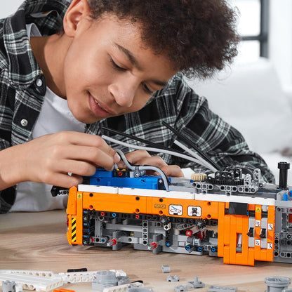 LEGO® Technic Heavy-duty Tow Truck