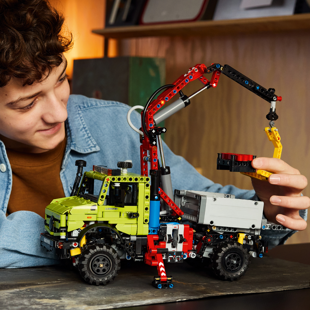 LEGO® Technic Mercedes-Benz Unimog U 5023 with Crane