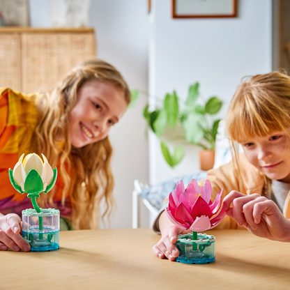 LEGO® Botanicals Water Lilies