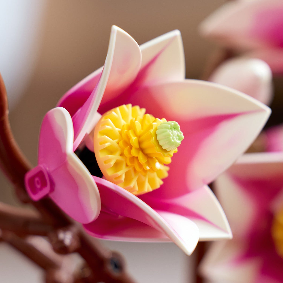 LEGO® Botanicals Magnolia Branches
