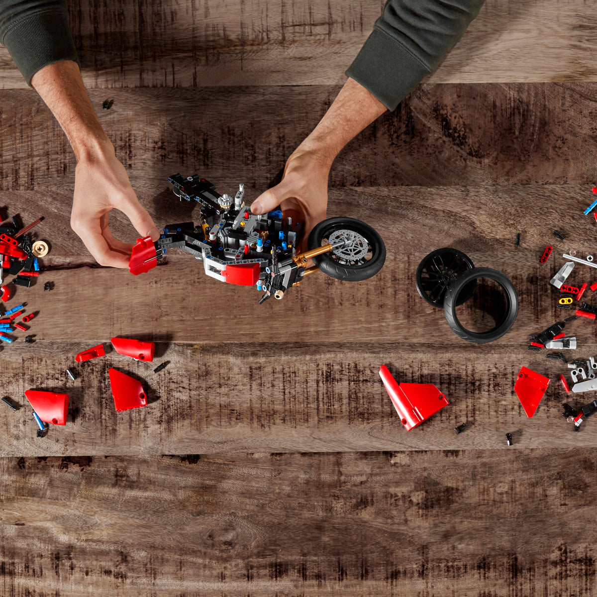 LEGO® Technic Ducati Panigale V4 R